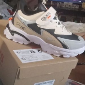 Kids lightweight comfortable sneakers fashionable stylish leather sneaker